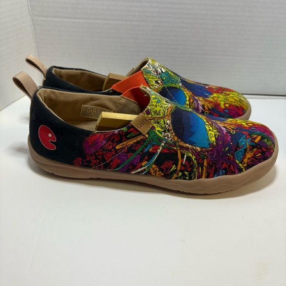UIN Shoes - Picture 3 of 8